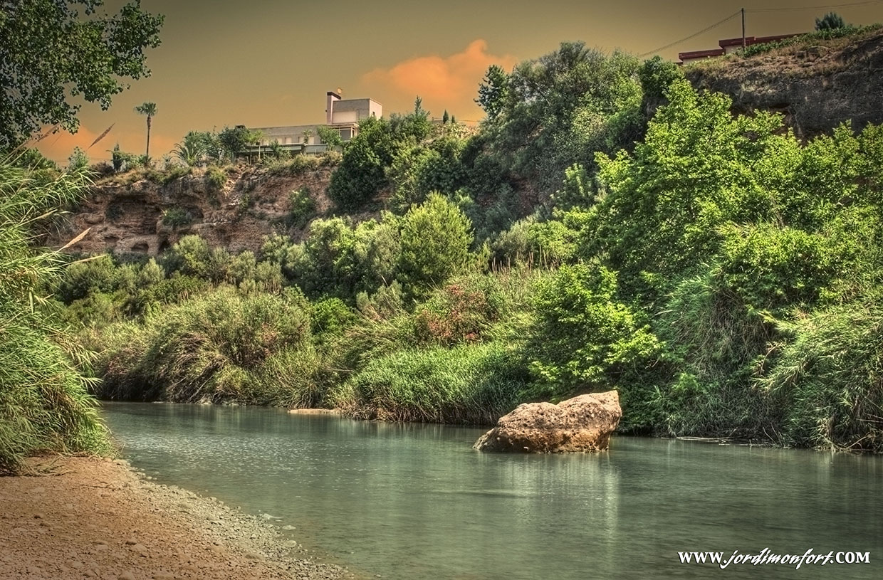 11-06-HDR-MILLARS-ERMITA